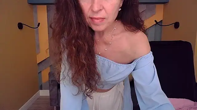EllaLong's Live XXX Chat