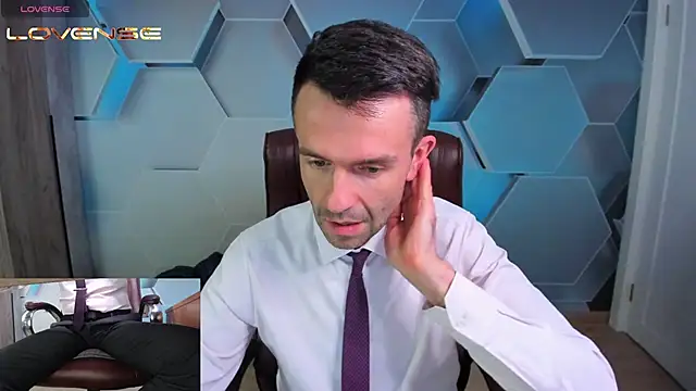 SteveTiger élő XXX-chatje