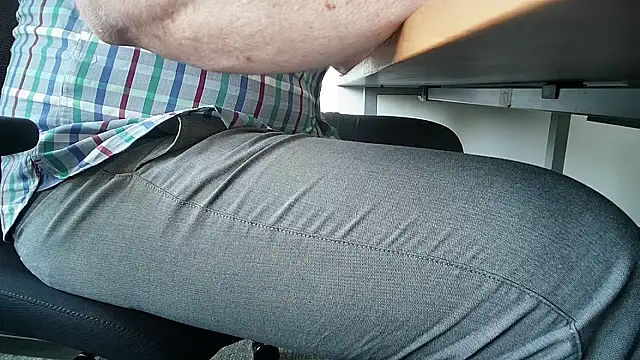 Show modela 69bezfleku na web-kameri