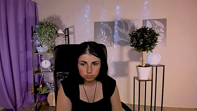 MartaEdams Adlı Modelin Canlı XXX Sohbeti