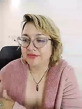 Chat XXX en directo de AnyaLuxx