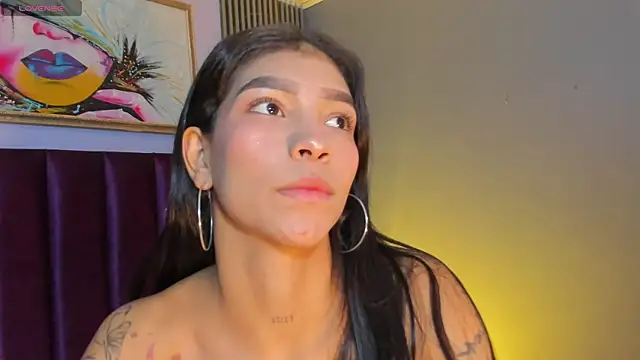LauraAristizabal's Live XXX Chat