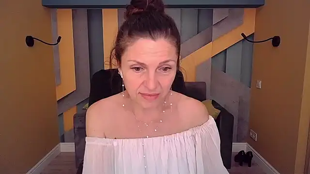EllaLong Chat XXX in diretta