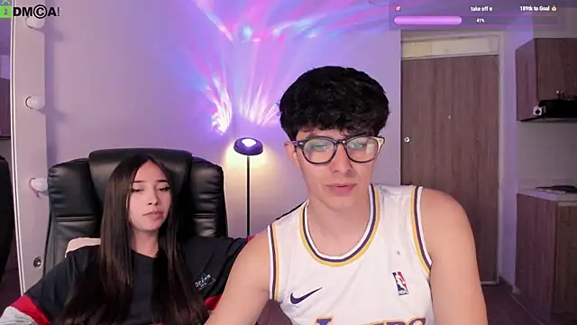Chat +18 de Mikeyvioleta_ ao vivo