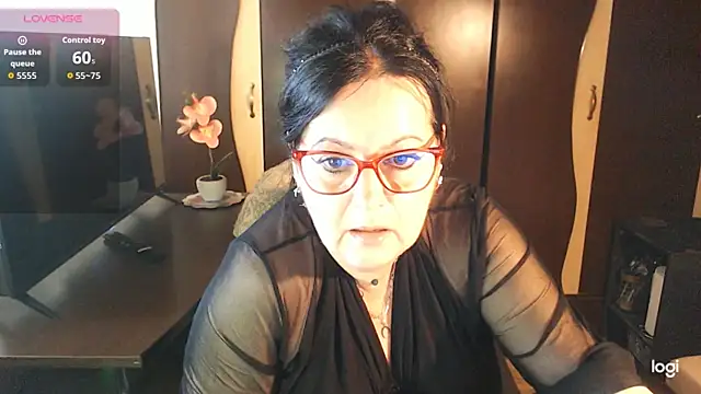 exiMIlf's Live XXX Chat