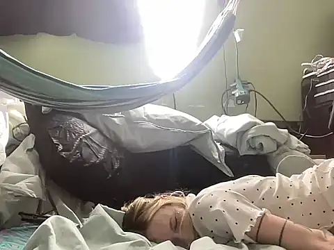 lavender_spits' Live XXX Chat