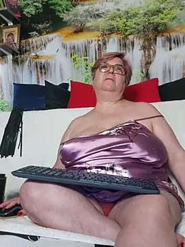XXX chat uživo modela QueenPammy1