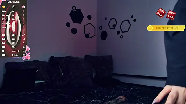 MaoqiBeverly Adlı Modelin Canlı XXX Sohbeti