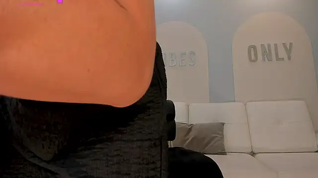 XXX chat uživo modela BiancaPierce