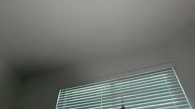 Yourmommysilk's Webcam Show
