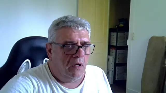 Laurent_oldmen: διαδικτυακό σόου στην κάμερα