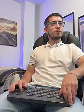 Tommas_Jhonson webkamerás műsora
