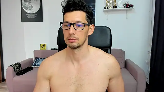 BrutusK08 Webcam show