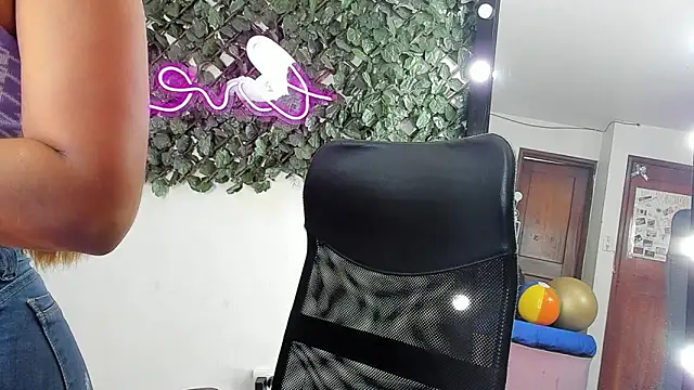 DestinyHills Live XXX-chat