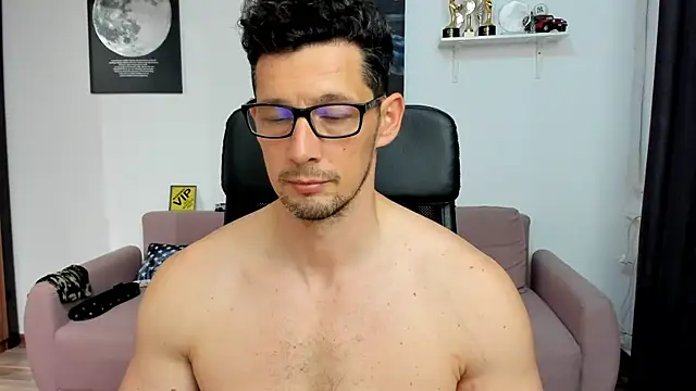 BrutusK08 Adlı Modelin Canlı XXX Sohbeti