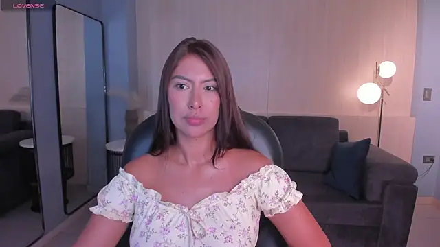 Chat +18 de ArianaDumont ao vivo