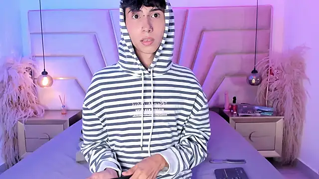 Milan_LewisS Adlı Modelin Web Kamerası Şovu