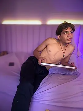 عرض كام abrilandjulian
