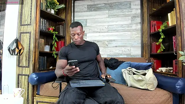 MarcusBlack_ লাইভ XXX চ্যাট