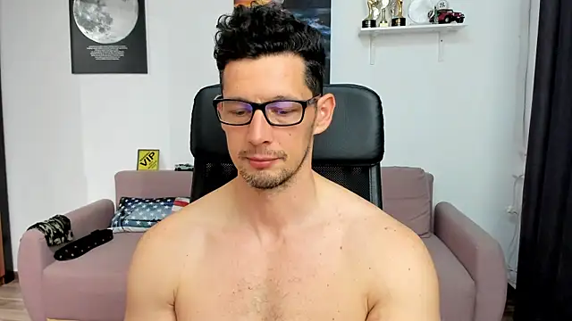 BrutusK08 Show in webcam