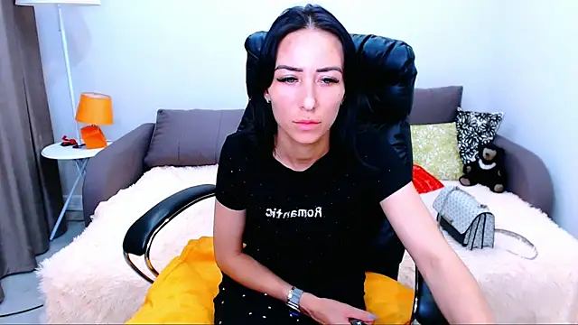 BURNING-BRUNETKA Live XXX-Chat