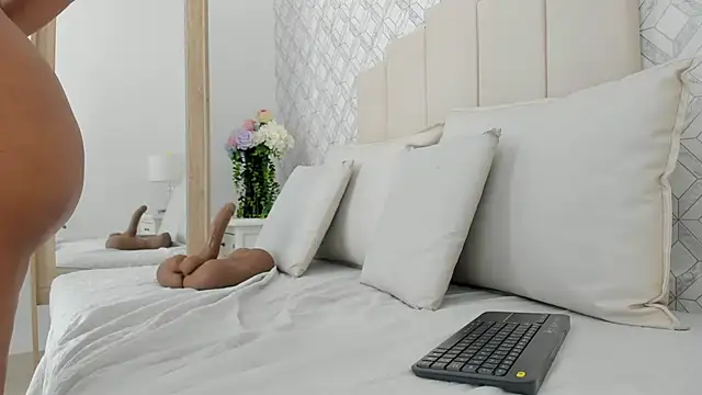 CannelaSmith's Live XXX Chat