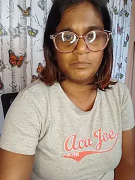 indianstrawberrylips4u's Live XXX Chat