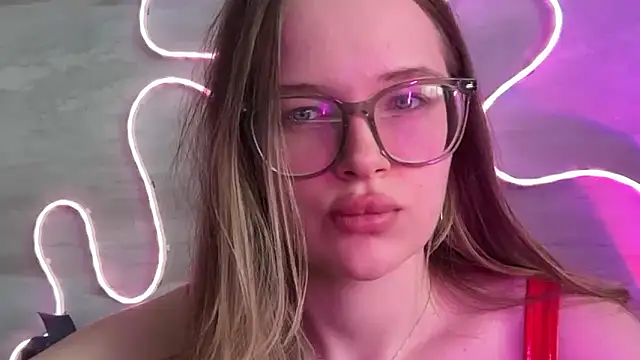 Chat +18 de Queen_Lynn ao vivo