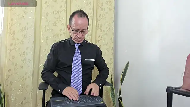 دردشة _axelking_ الجنسية المباشرة