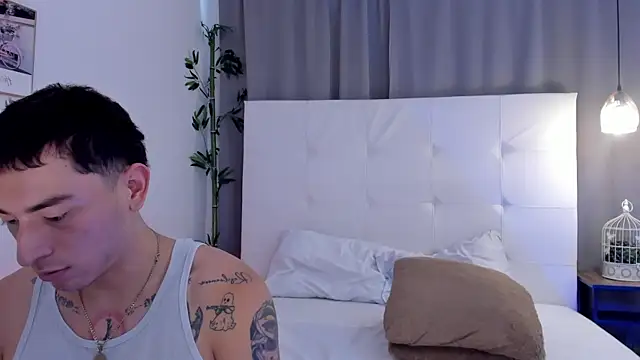 แชท XXX สดของ Alejo-and-Thiago