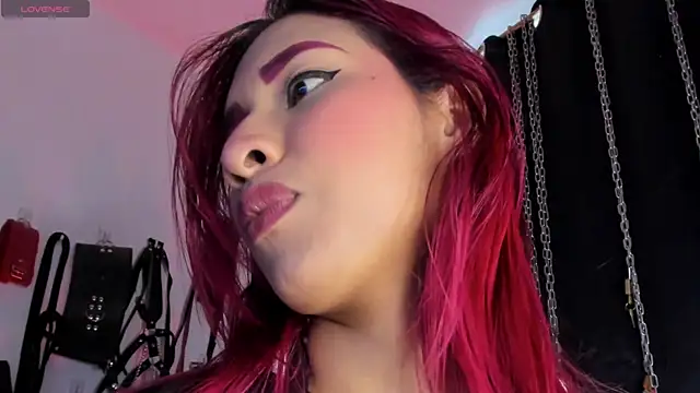 charrlotte_quinn's Live XXX Chat