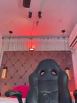XXX chat uživo modela Sussan__
