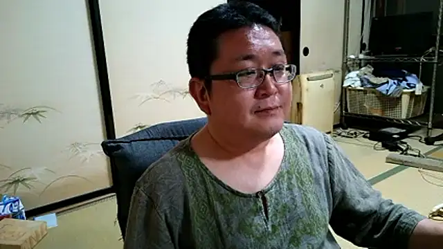 Tkousuke Pertunjukan Webcam