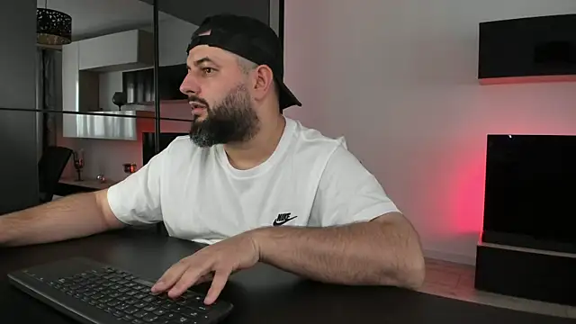 Živý XXX chat DravenPeak