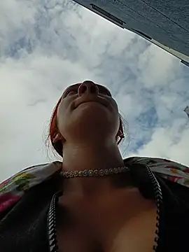 Czat XXX na żywo – Samyra_Biker12