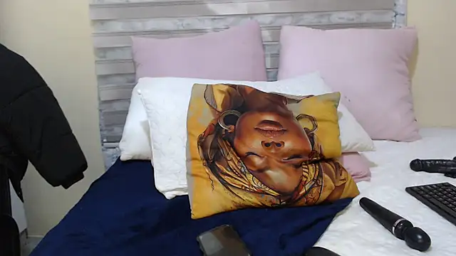 Foxybrownxx1 Adlı Modelin Canlı XXX Sohbeti