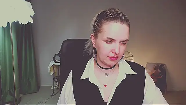 Chat +18 de AliceSmite ao vivo