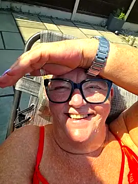 BridgetBlueEyes Show in webcam