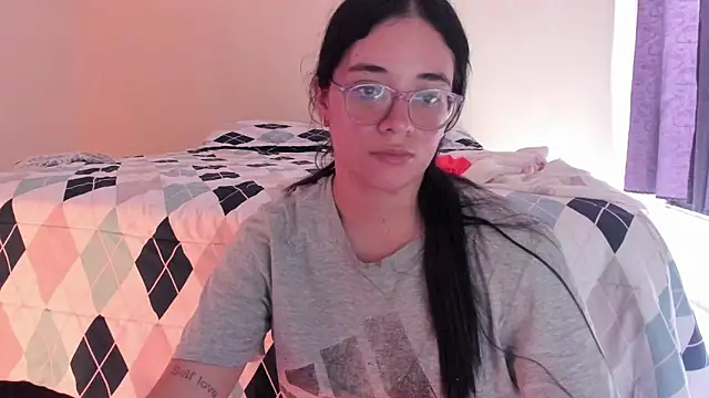 atenas_05_'s Live XXX Chat