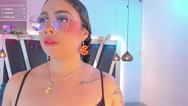   แชท XXX สดของ antonelllepiercee