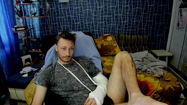 CuteBoy228 Show Webcam