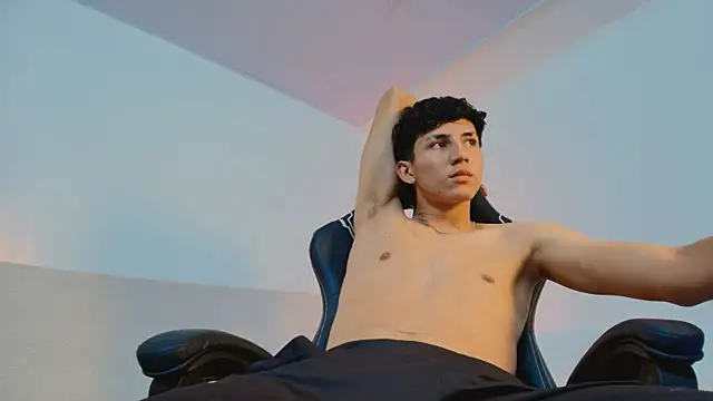 Valentino_Rey webcam show