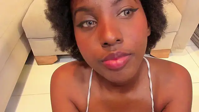 Kiara_Curls – Live XXX-chat