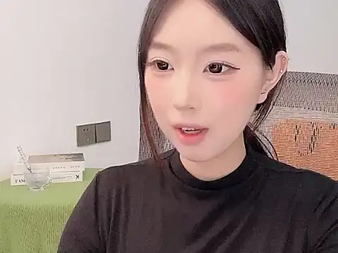 Yoyo33355 Show in webcam