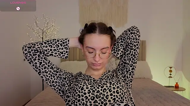 Real_cutie1's Webcam Show