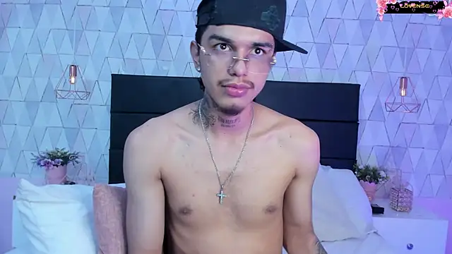TysonRiggs élő XXX-chatje