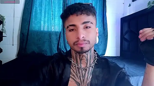 JuanCamiilo_66's Webcam Show