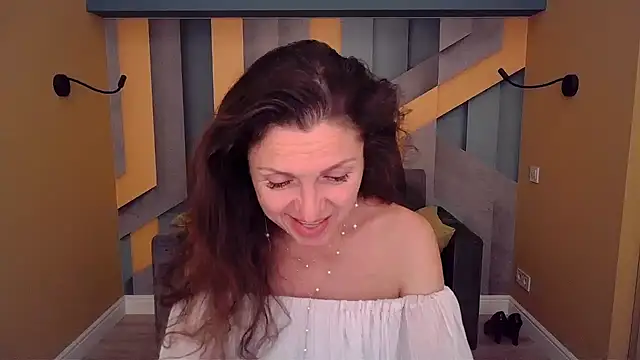 EllaLong's Live XXX Chat