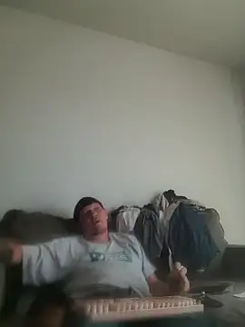 yourMasterisBored's Webcam Show