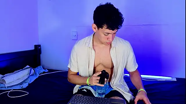 XXX chat uživo modela Luke_Muscle